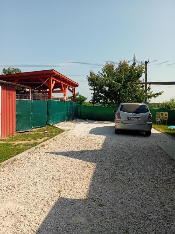 Koetel Utcai Vendeghaz Villa Balatonkeresztur Exterior photo